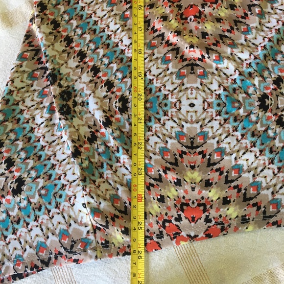 🎁2/$12 LG AB STUDIO MULTI-COLOR SCOOP NECK WING HEM TOP - Picture 7 of 12